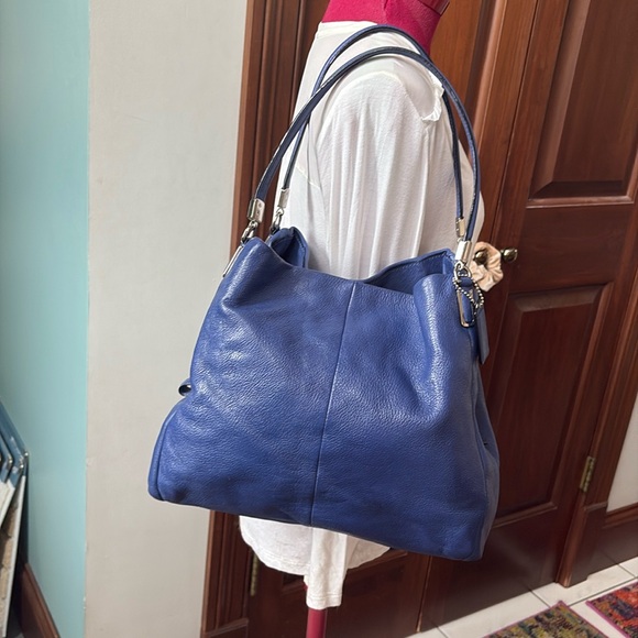 Coach  Madison Phoebe  pebble leather Royal blue  triple compart. Shoulder Bag - Picture 3 of 17